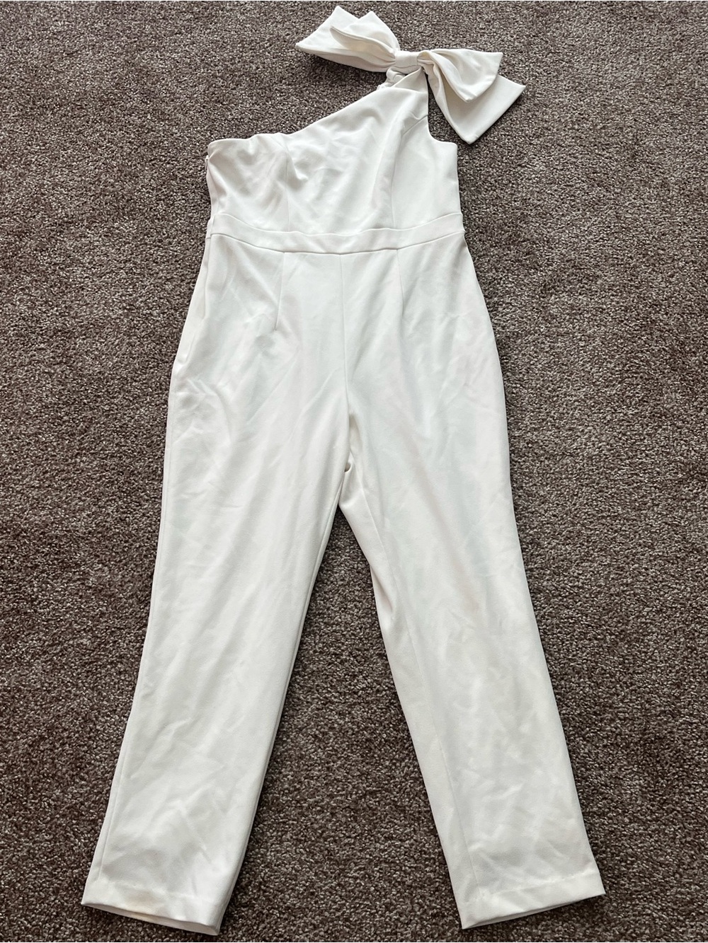 Adrianna Papell Ivory One-Shoulder Bow-Accent Jumpsuit